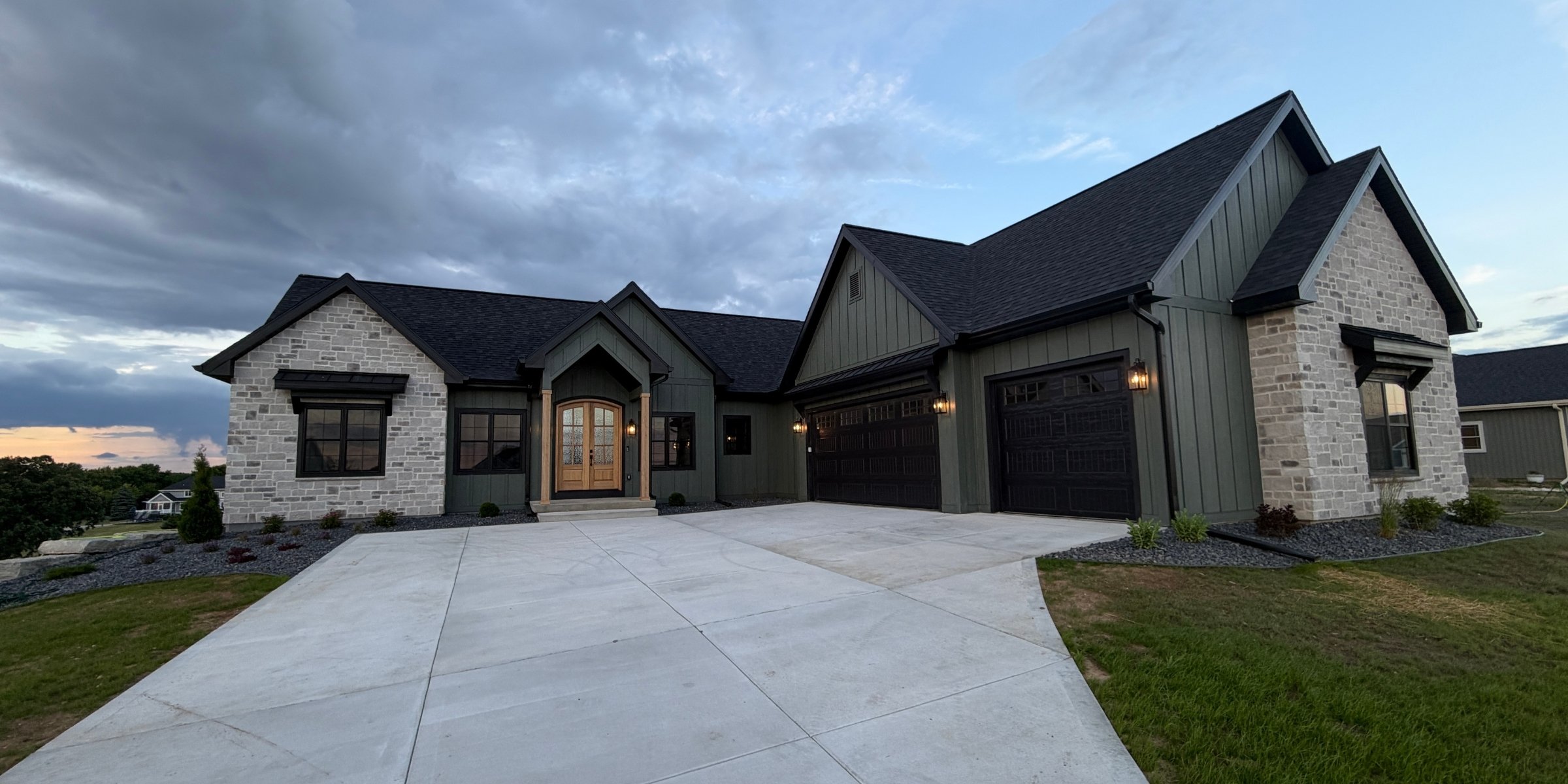 Custom Home Builder vs. Tract Builder: What’s the Real Difference?