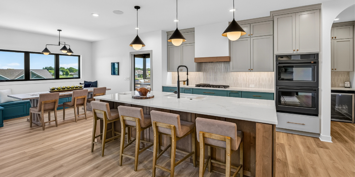 How to Prepare for Your First Meeting With a Custom Home Builder